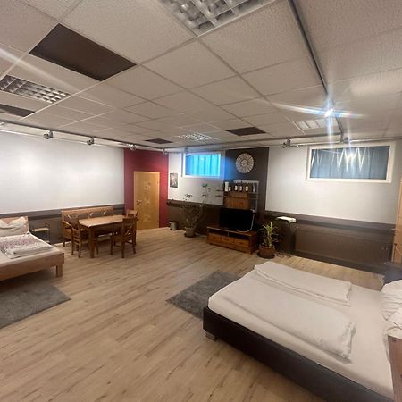 Nous Cafe & Restaurant Hotel Krumnussbaum Ngoại thất bức ảnh